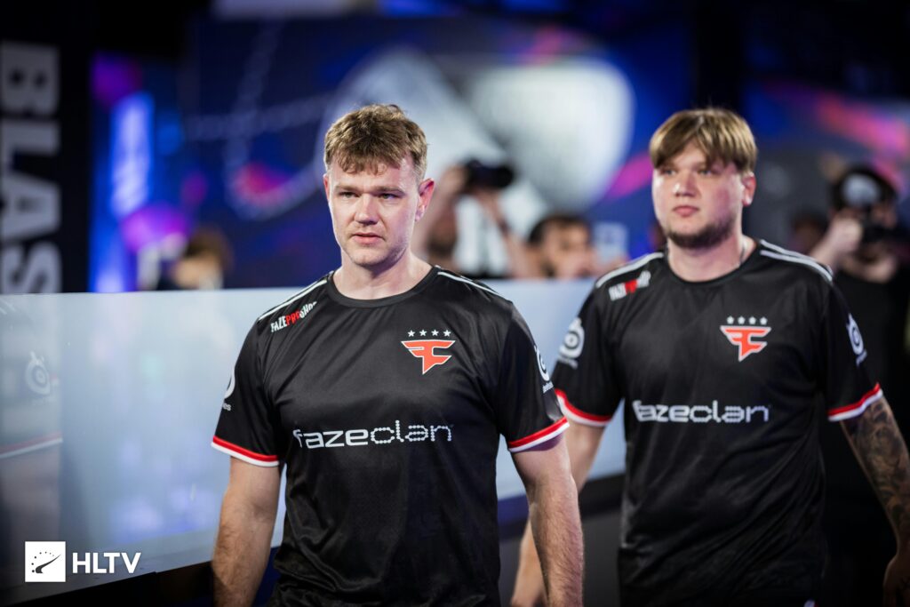 s1mple tops the scoreboard and Faze advance to the playoffs of the major 3-1
