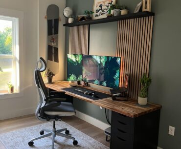 First Home Office! Feedback appreciated, still a work in progress