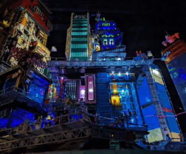 Zaibatsu LEGO-Sprawl: Cyberpunk City Built by 80 People for Brickworld Chicago