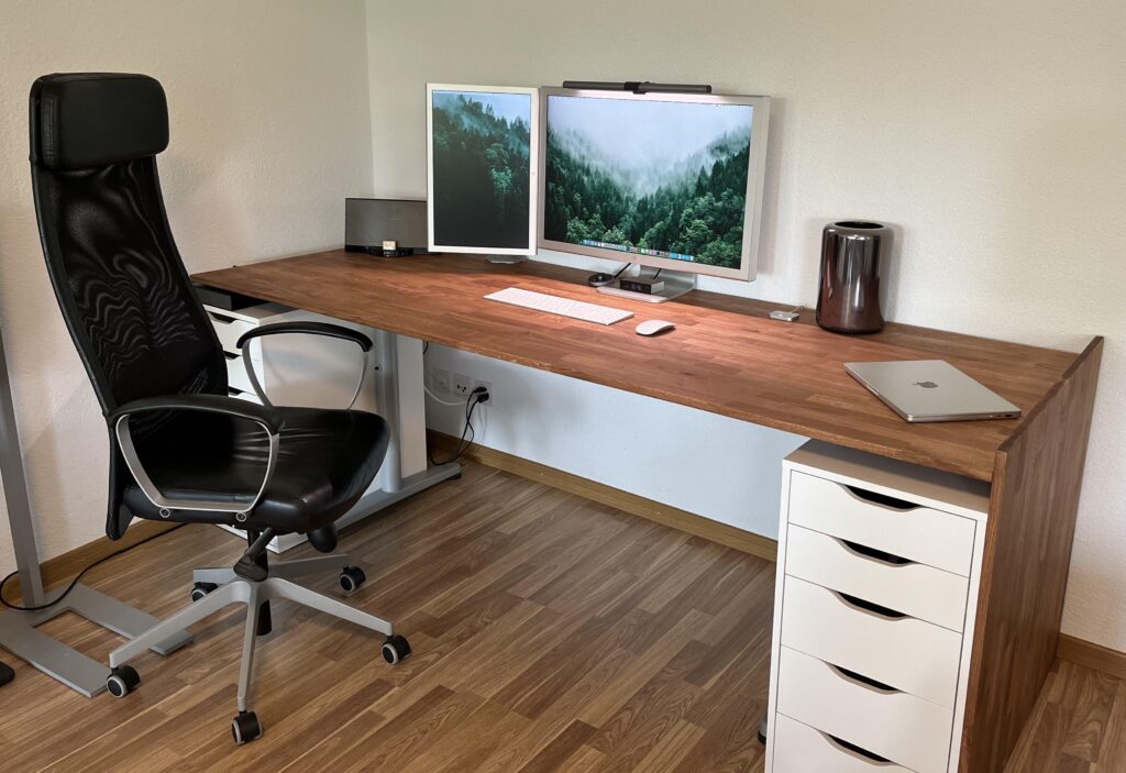 Recently moved and redid my whole battle station. How do you like it? Recently moved and redid my whole battle station. How do you like it?