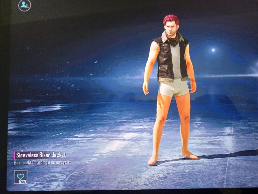 Does anyone have this outfit? I have played this game for 7 years and never seen it before