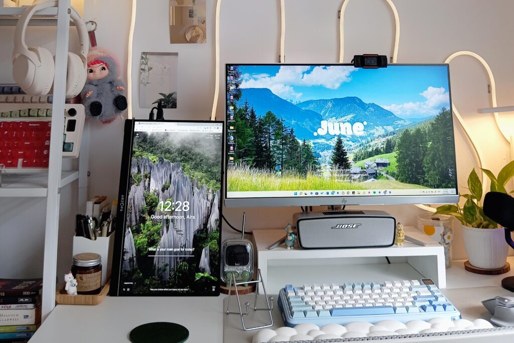 Try change my setups aesthetic every now and then with different color mousepads