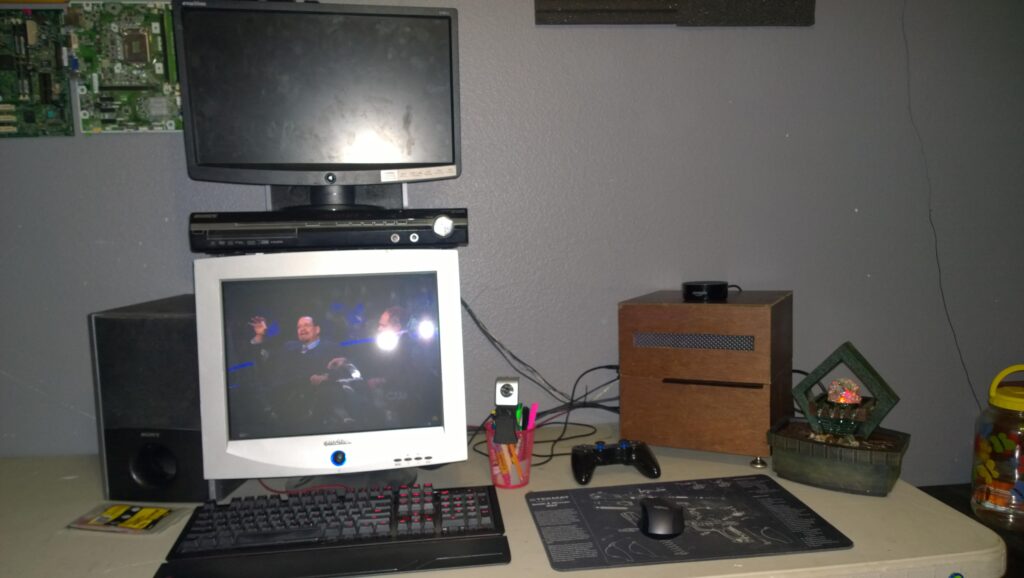 Just found a photo of my desktop setup from 2017. I HAD to share it here.