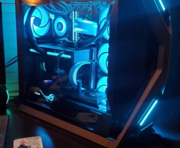 5090 Astral LC in a Hyperion case. Amazon gave me a partial refund so I decided to keep the case xD