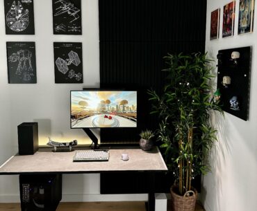 My cozy overkill setup where i relax and play horror games haha
