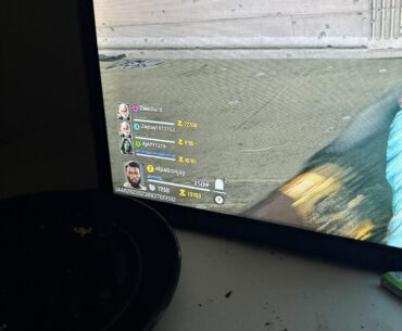 How do i get multiple health bars ?