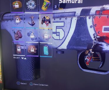 Got these weapon charms, and FINALLY got the Spartan helmet! (My go to was Samurai & Savage)