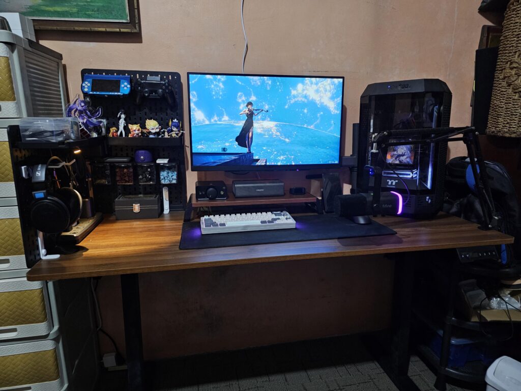 I finished my desk after 2 years