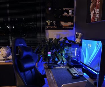 Impressive how a cozy and well built setup can improve your mood and productivity