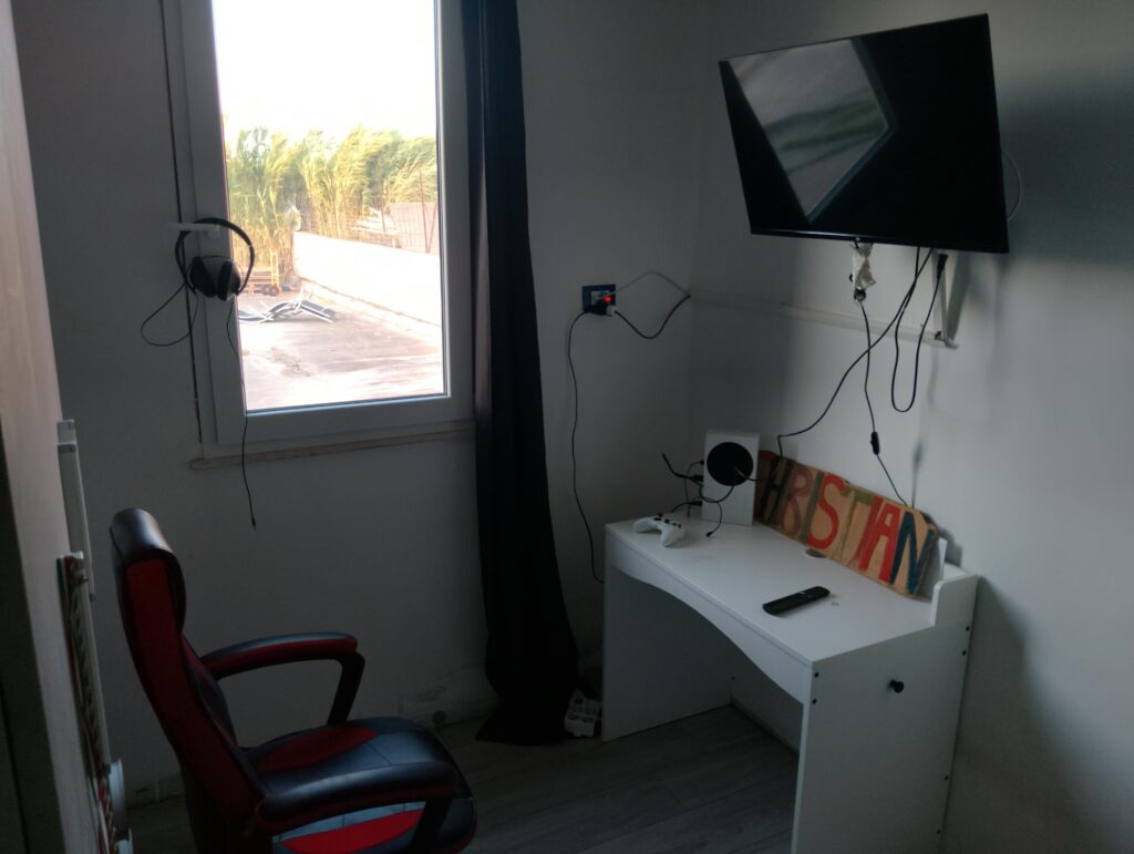 Everything is fine except the TV instead of the monitor