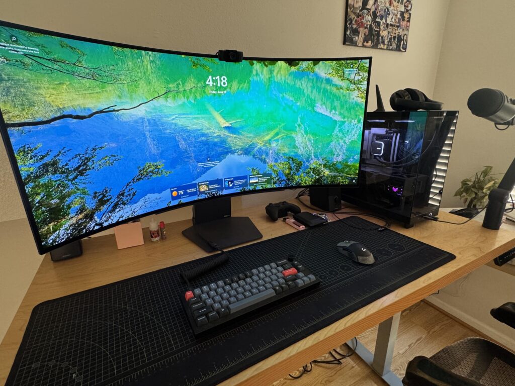 Late post but here it is. Minimal and clean.