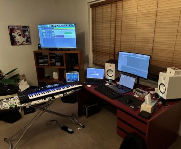 Makeshift gaming work studio in an AIRBNB? Thoughts? xD