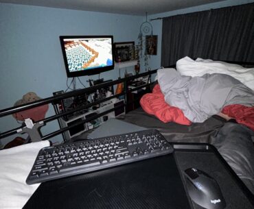 my old setup from about two years ago, 2060 and an amd a10 - 6700 series with 12 gb of ddr3  and a one terabyte hdd