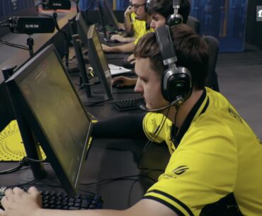 Unbelievable sitting position here by mezii
