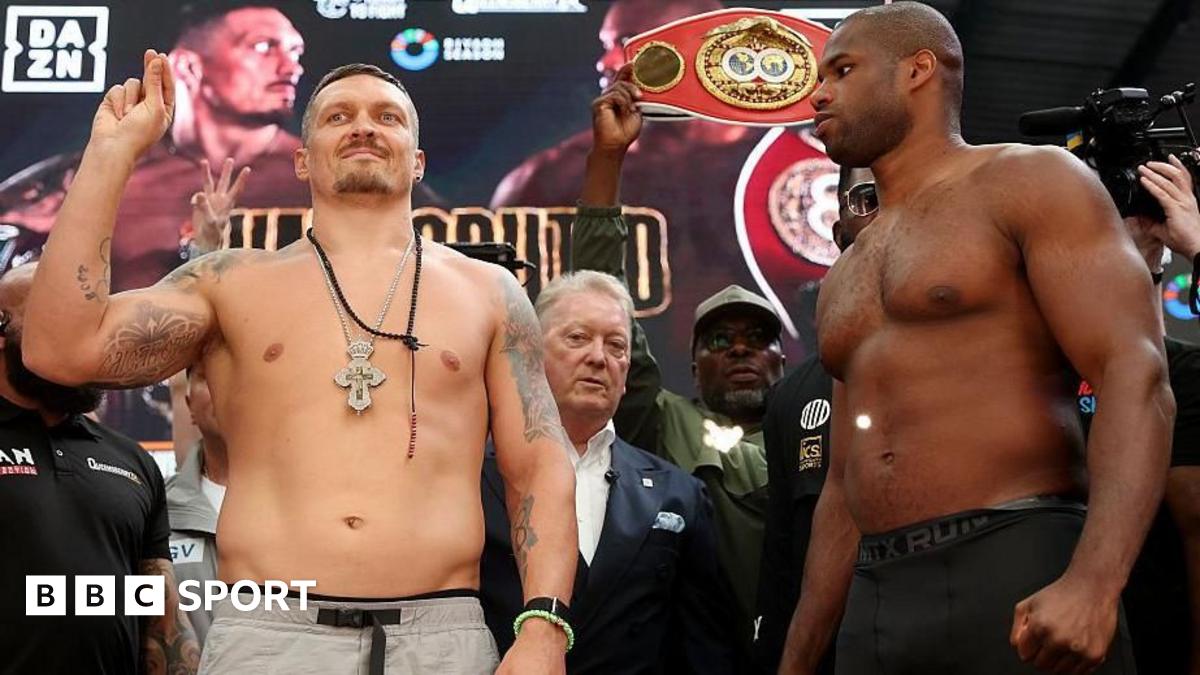 Usyk vs Dubois 2: Oleksandr Usyk plays mind games with Daniel Dubois at weigh-in Frank Warren gets between Oleksandr Usyk and Daniel Dubois as the two face off