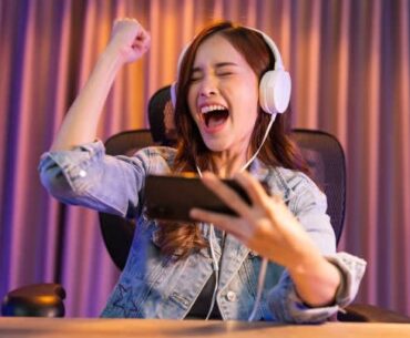 10 Must-Know Tips from Top Mobile Game Developers to Create a Hit Game in 2025
