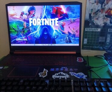 My friends PC setup (he doesn’t like the laptop keyboard)