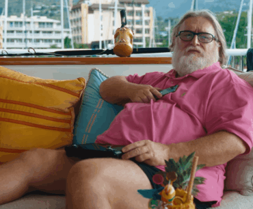 Gabe Newell's daily routine is 'get up, work, go scuba diving,' says he's been 'retired for a long time' but works 7 days a week: 'The things I get to do every day are super-awesome'