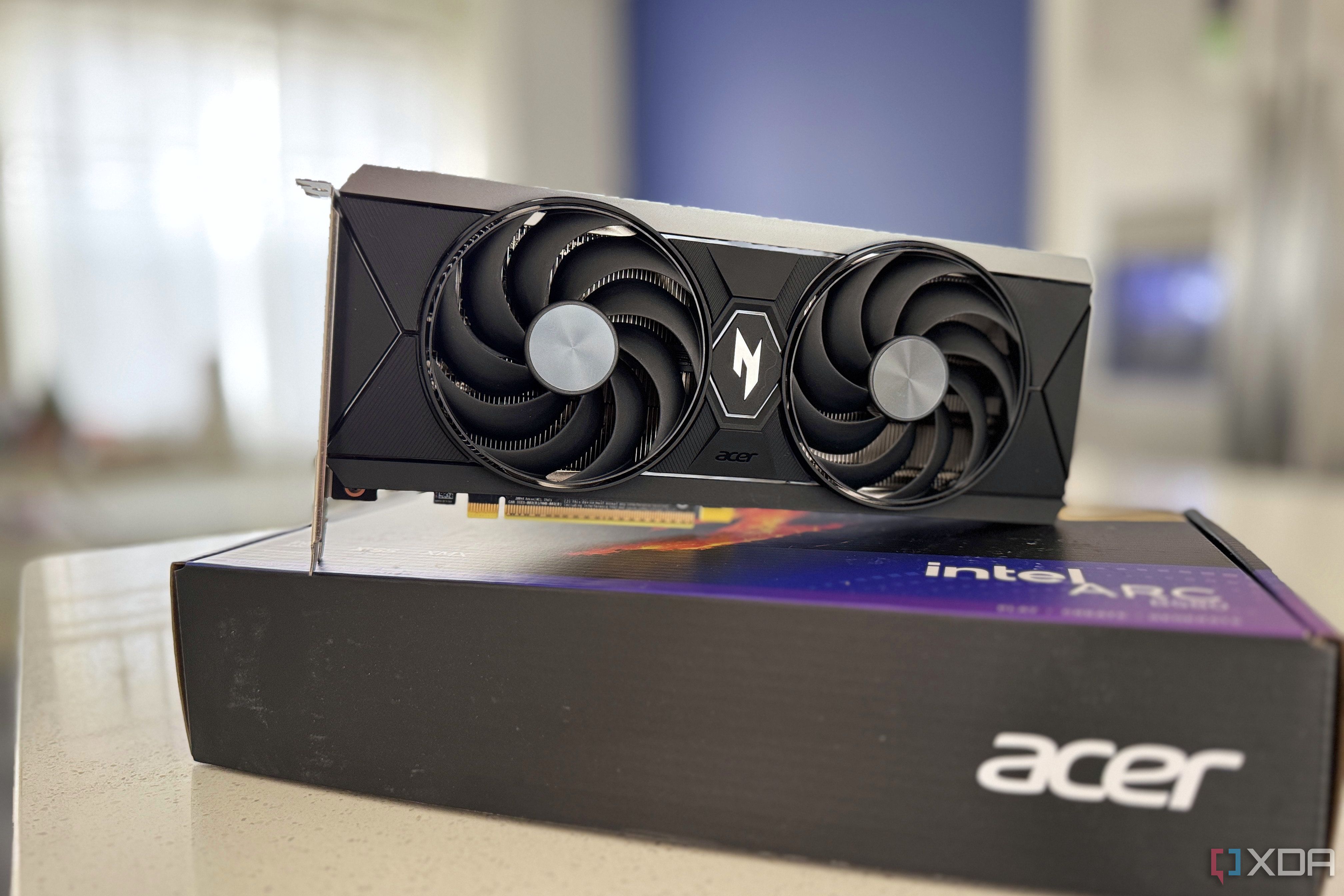 acer-b580-arc-hero