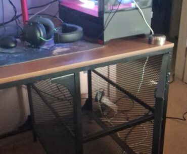 How to get pc in desk.