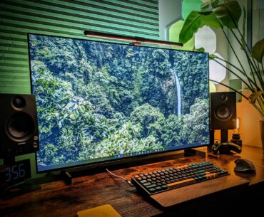Decided to join the 42" monitor crew. Oh, we big now.