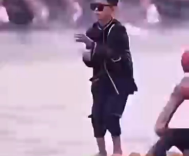 Add the new viral boat dance as an emote please