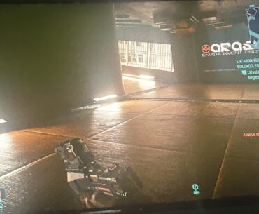 There’s a fuckin bug cyberpunk it’s annoying there’s nothing there i tried going in the elevator there’s no down floor