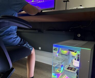 Geometry Dash at 1440p 240hz!!