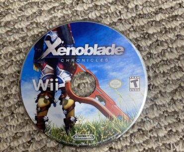 What’s your guys’ favorite disc art for a game? Xenoblade has a very creative one.