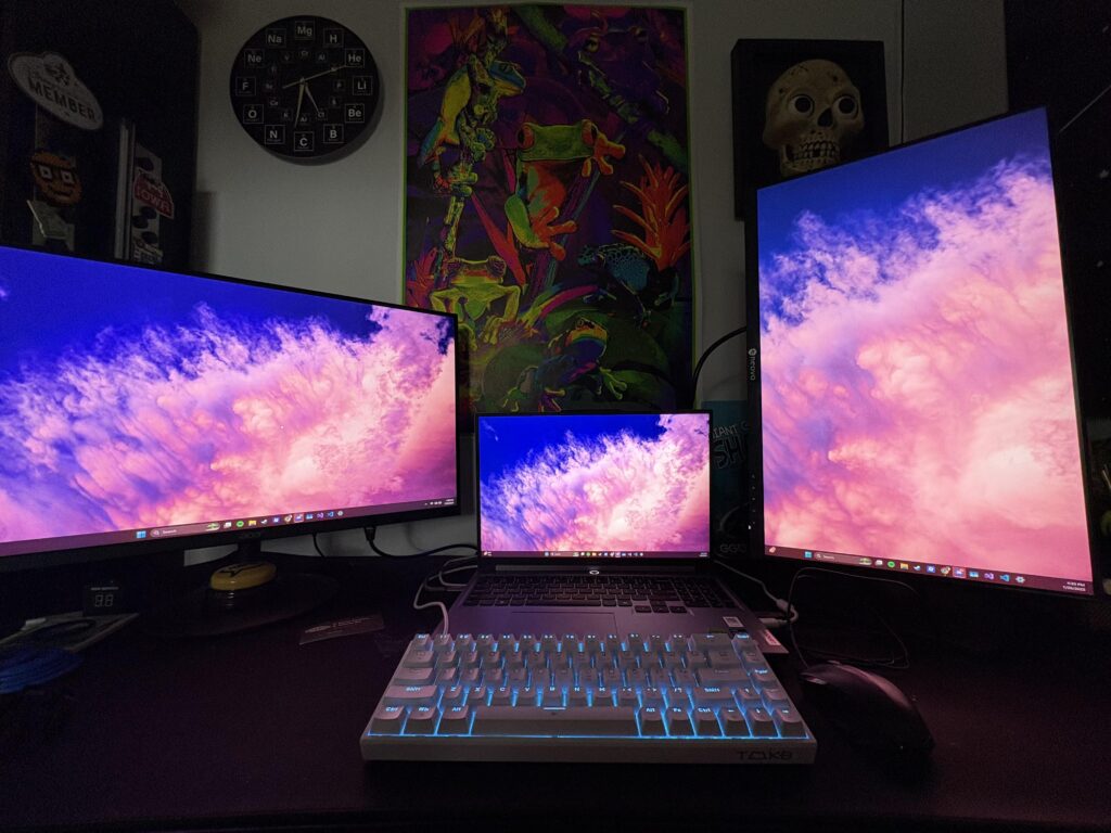 My new monitor came 😄😄