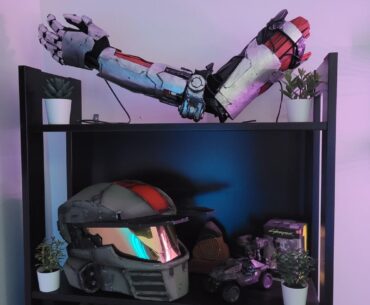 Officially retiring my old Silverhand cosplay, so now I have my dismembered arm on display