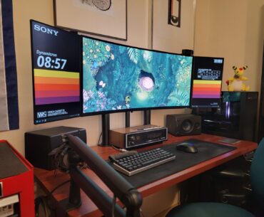 Tried a unique monitor layout with GREAT SUCCESS! 👍😄👍