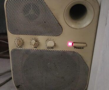 Built several mid range to high end PCs, yet, these bad boys are still kicking and way above the average speakers (25ish years)