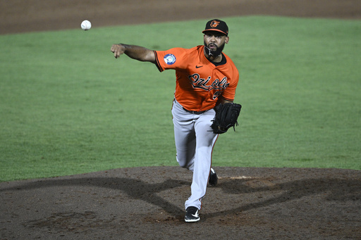 Split doubleheader: Domínguez traded from Orioles to Blue Jays in between games against each other Baltimore Orioles pitcher Seranthony Domínguez throws to home plate during the eighth inning of a baseball game against the Tampa Bay Rays, Saturday, July 19, 2025, in Tampa, Fla. (AP Photo/Phelan M. Ebenhack)