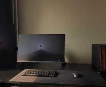 Keeping it clean, except that mousepad...