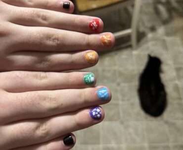 Zombies themed nails my “nail tech” girlfriend did 🧟‍♂️🧟‍♂️