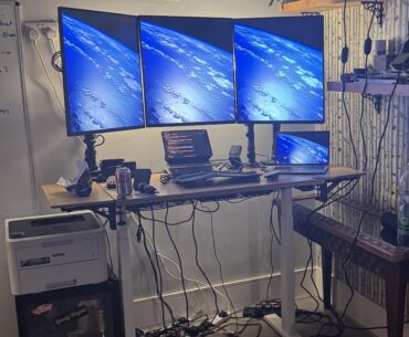 Just needs a cable tidy (& treadmill)