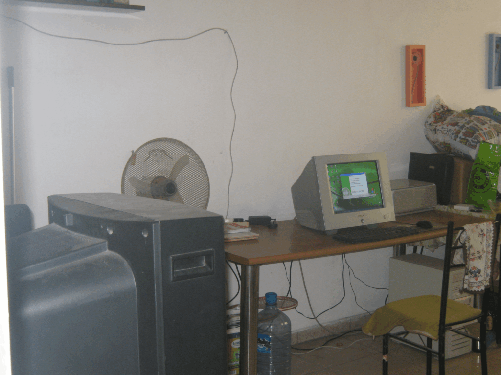 photo from 2015, blazingly fast 500MHz Pentium III and a real gamer chair to go with it.