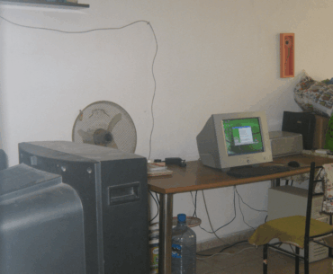 photo from 2015, blazingly fast 500MHz Pentium III and a real gamer chair to go with it.