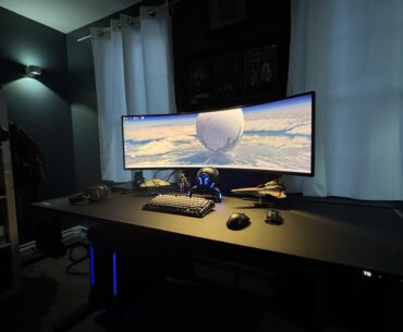Stacked monitors