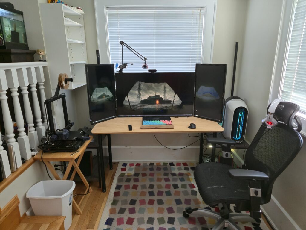 Finally wfh again! Simple set up but I like it