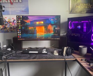 Moving to uni so in the process of tearing this down, gonna update w new dorm setup maybe will look okay!