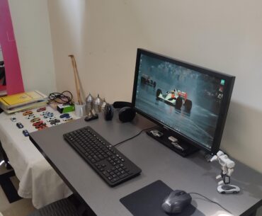 I think a pretty average battlestation for a 15y/old
