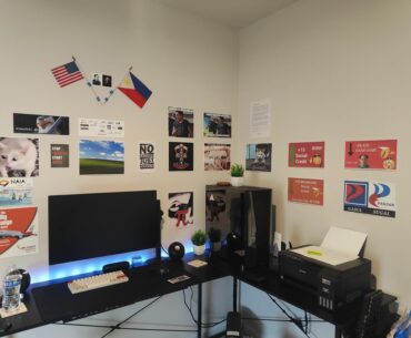 How random is my PC setup judging on my posters?