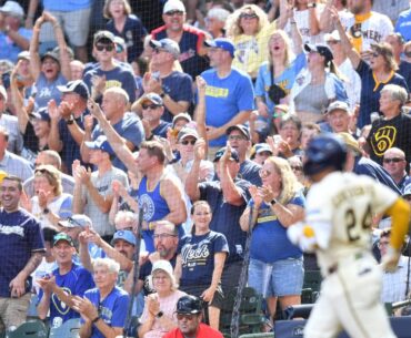 With a 12-game win streak, Brewers give their fans something else to cheer about — free burgers