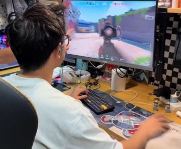 low sens player be like