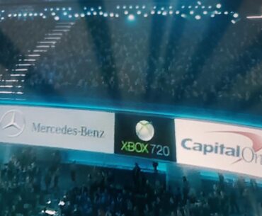 Was rewatching real steel and noticed that ahah who's gonna tell them?