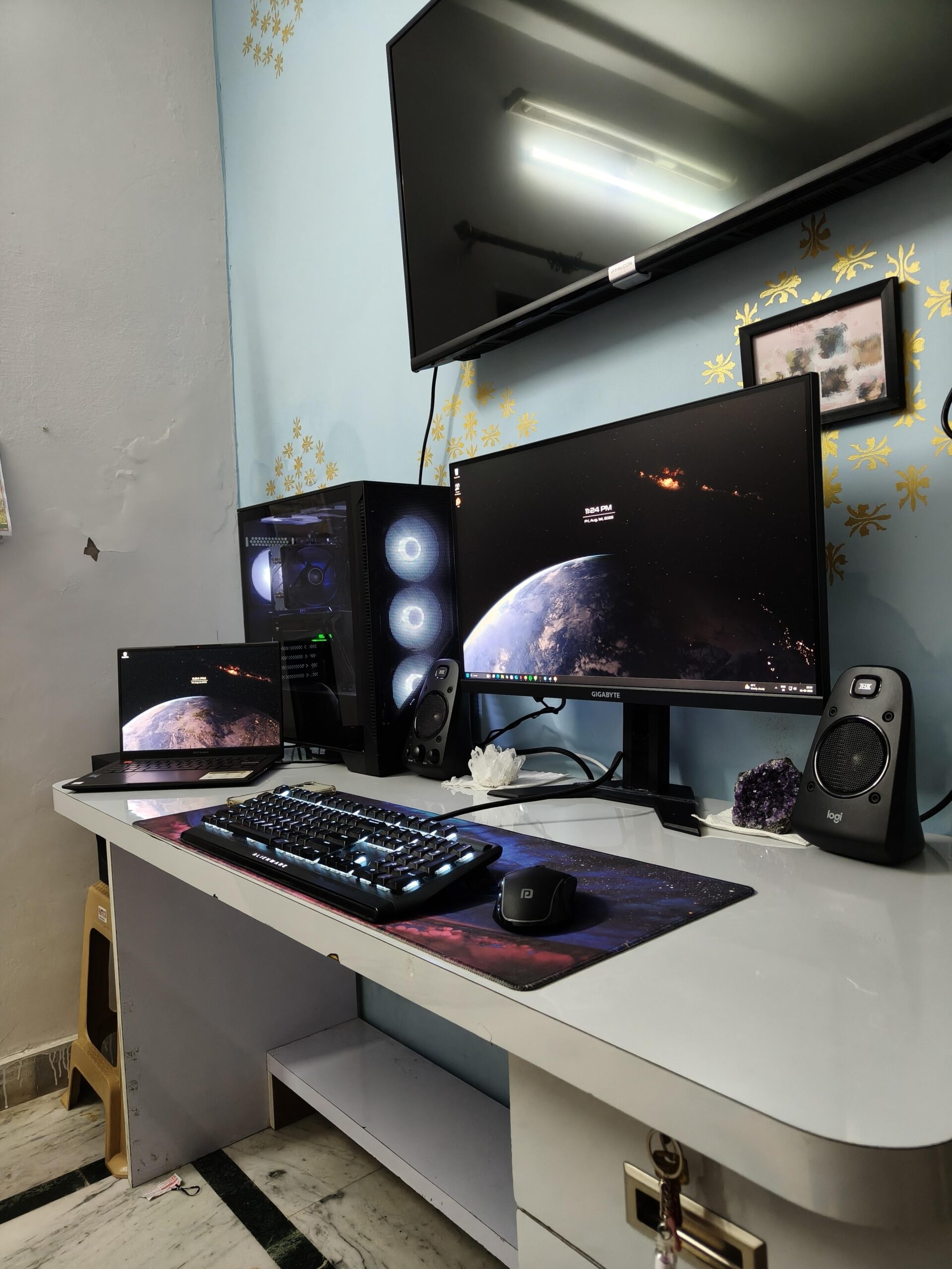 Dream battlestation finally done- upgraded Monitor Dream battlestation finally done- upgraded Monitor