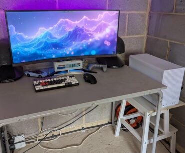 Finally upgraded the desk. I'm now craving more space!