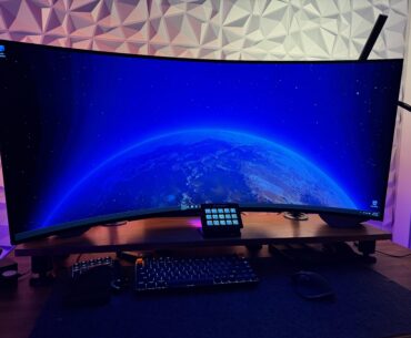 For everyone on the verge: this your sign to get a monitor riser!